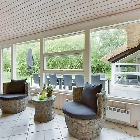Ferienhaus Ellanor - 1km From The Sea By Interhome